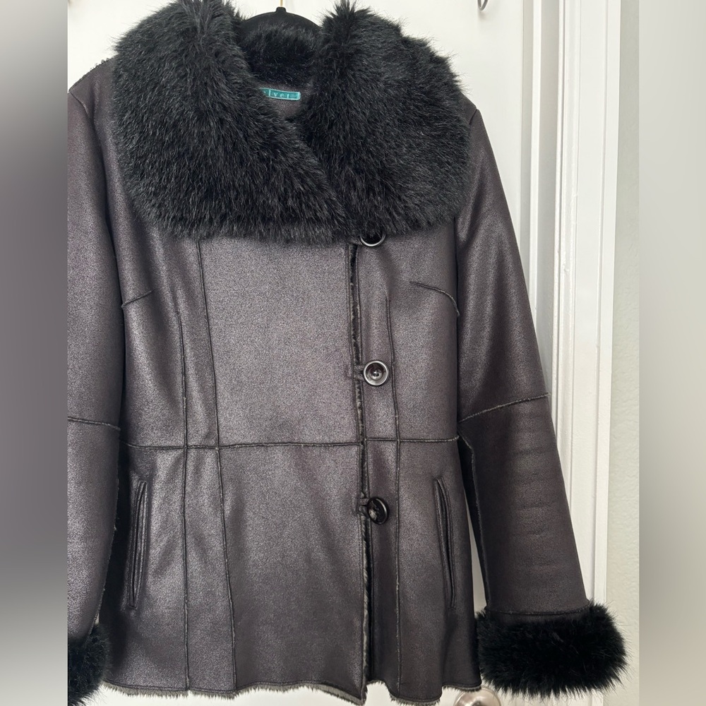 Velvet • Black Button Up Winter Coat with Faux Fur Trim - Women’s Size Large - Picture 3 of 16